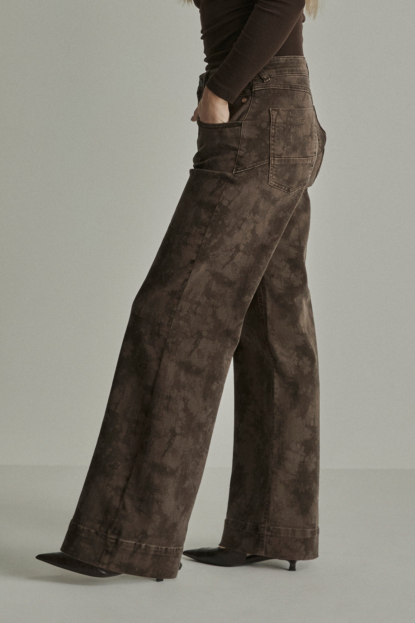 Deep Brown